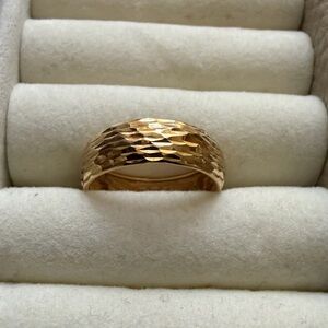 14 KT Gold Band Size 8 Ring
